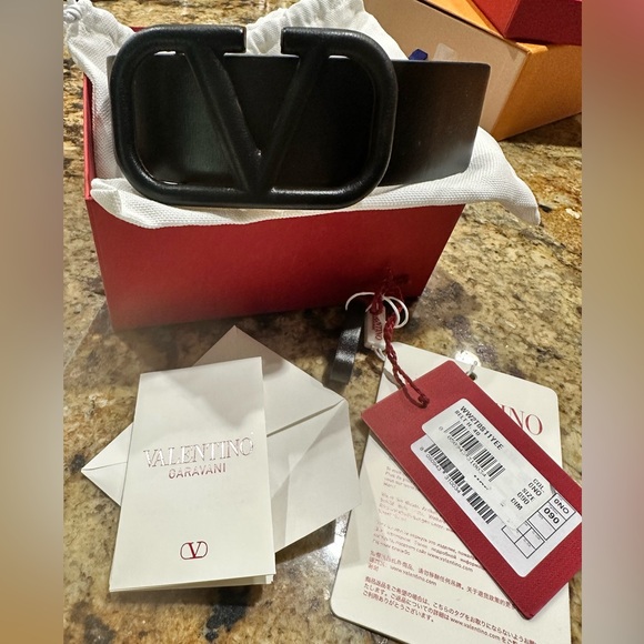 Woman’s Valentino belt - Picture 5 of 7